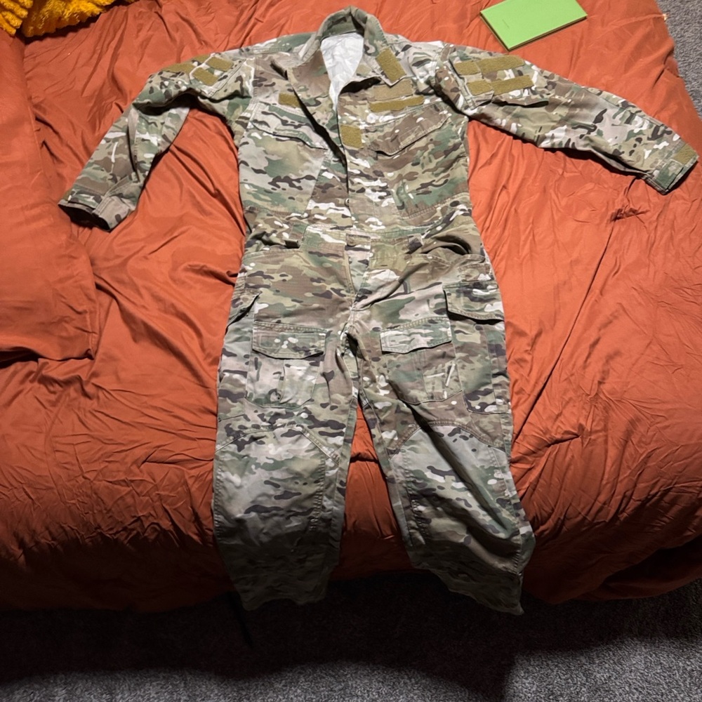 Crye G3 Field Uniform - Med Reg / 32R
